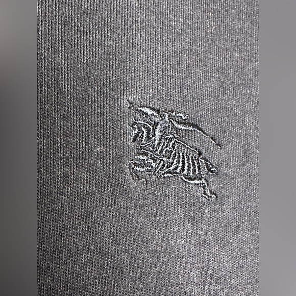 COPY - Burberry Quarter - Picture 4 of 5